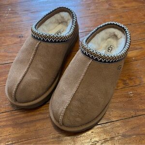 UGG Women's Tan Suede Slippers